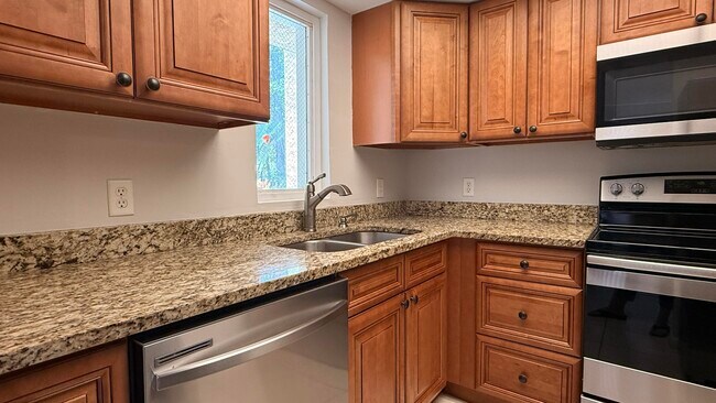 1694 SE Green Acres Cir in Port St. Lucie, FL - Building Photo - Building Photo