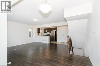 3070 Gardenia Gate in Oakville, ON - Building Photo - Building Photo