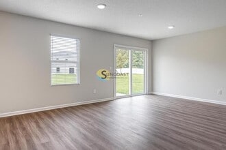 6473 Sweetbay Ln, Unit 202 in Jacksonville, FL - Foto de edificio - Building Photo