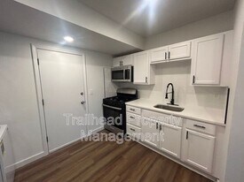 6413 Brookside Rd in Kansas City, MO - Building Photo
