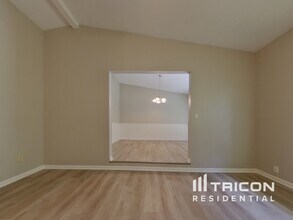 864 Regency Ct NW in Lawrenceville, GA - Foto de edificio - Building Photo