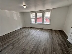 1716 N 6th St in Harrisburg, PA - Foto de edificio - Building Photo