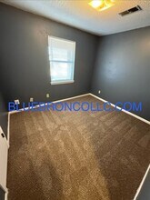 511 Sky Vue Dr in Raymore, MO - Building Photo - Building Photo