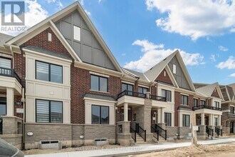 100 Coolhurst Ave in Brampton, ON - Building Photo - Building Photo