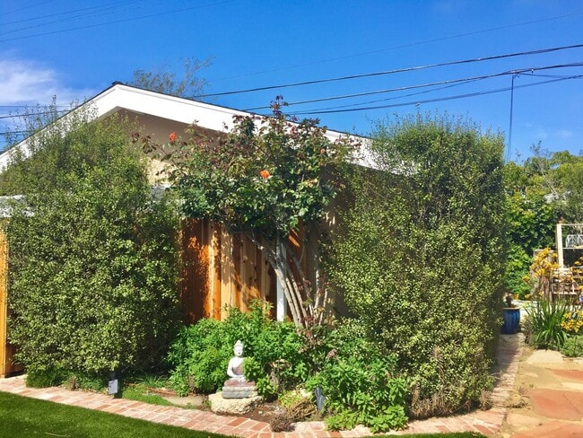 4140 Michael Ave, Unit Backhouse in Los Angeles, CA - Building Photo - Building Photo