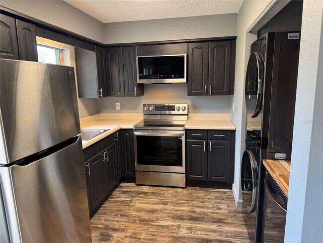 2218 Seaboard Ave in Venice, FL - Building Photo - Building Photo