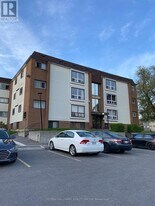 898 Elmsmere Rd in Ottawa, ON - Building Photo