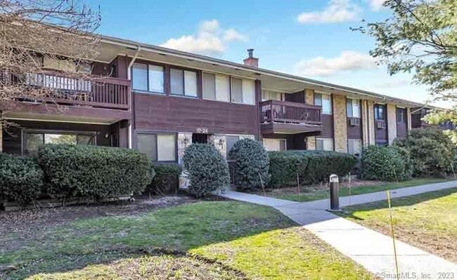 154 Cold Spring Rd in Stamford, CT - Foto de edificio - Building Photo