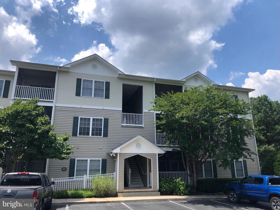 400 Cascade Ln-Unit -422 in Rehoboth Beach, DE - Foto de edificio