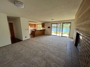 3935 SW 324th St in Federal Way, WA - Building Photo - Building Photo