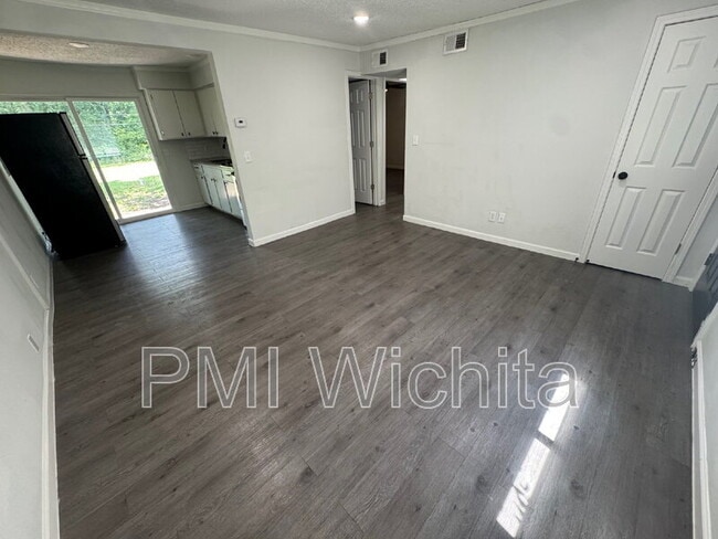 420 W Mahoney Dr in Derby, KS - Building Photo - Building Photo