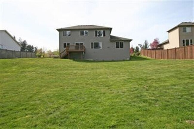 7892 Zion Pl SE in Port Orchard, WA - Foto de edificio - Building Photo