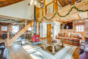 510 Marges Mountain Ln in Amissville, VA - Building Photo