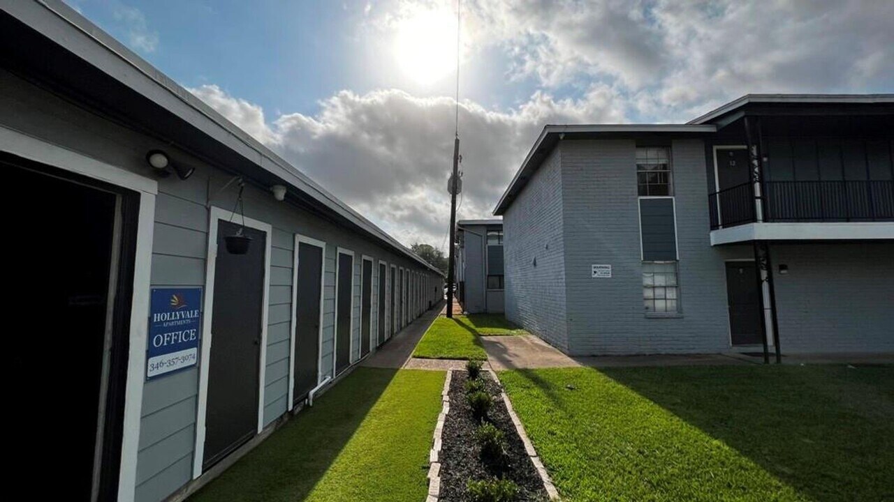 427 Hollyvale Dr in Houston, TX - Building Photo