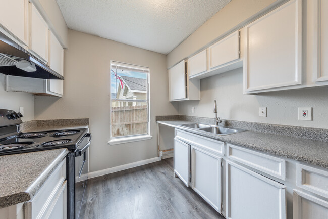 Riviera at 25th in Corpus Christi, TX - Foto de edificio - Building Photo