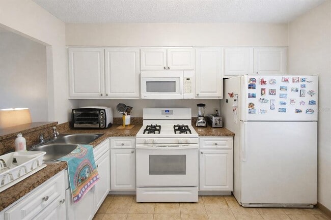 1391 Mission Hills Blvd in Clearwater, FL - Building Photo - Building Photo