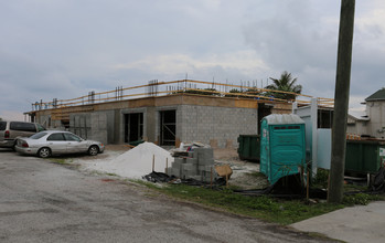 Cocoa Cabanas in Cocoa Beach, FL - Building Photo - Building Photo