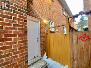 194 Nahani Way in Mississauga, ON - Building Photo - Building Photo