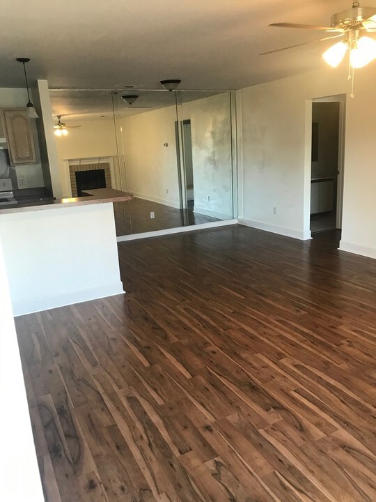 1211 Metze Rd-Unit -D8 in Columbia, SC - Building Photo