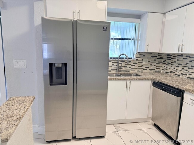 property at 1104 Riverside Dr