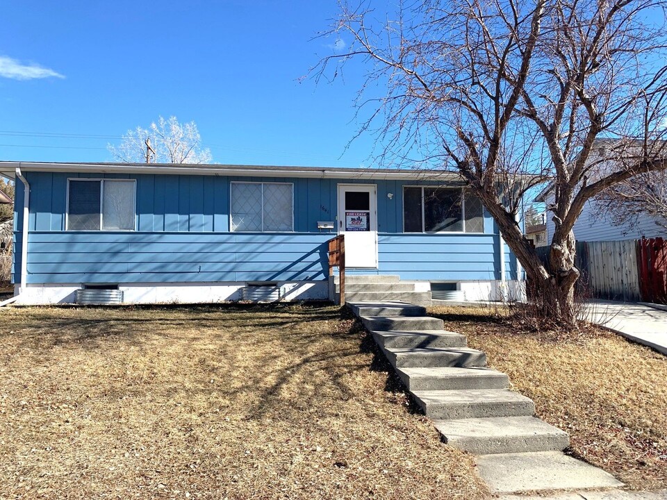 1641 S Fairdale Ave in Casper, WY - Building Photo