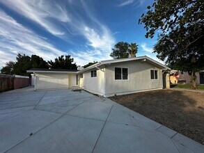 20315 Hamlin St in Winnetka, CA - Building Photo - Building Photo