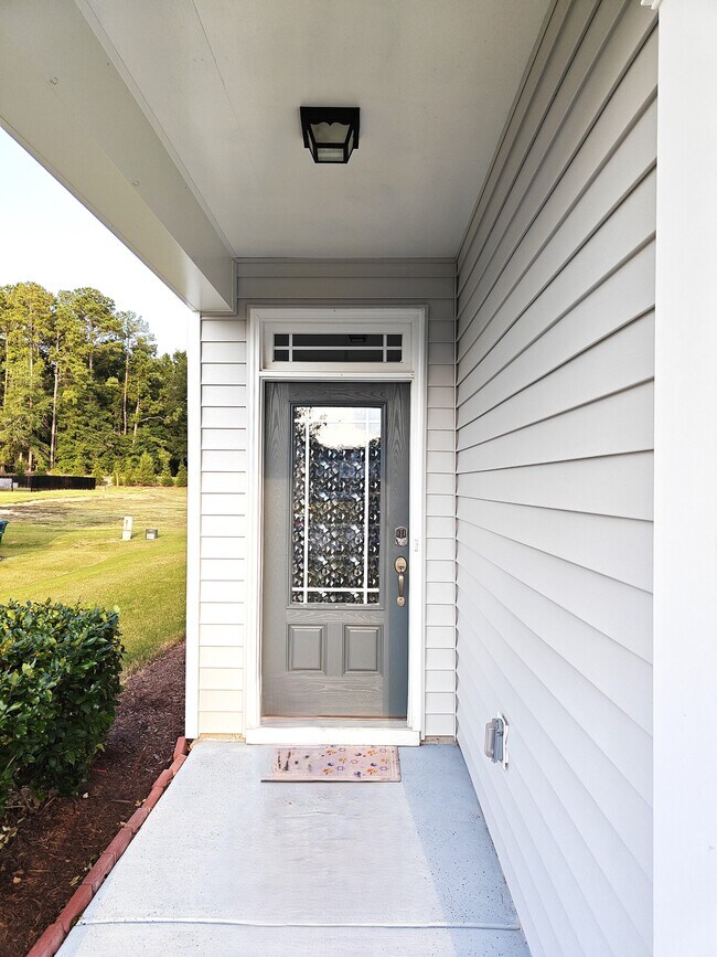 756 Creekway Dr in Fuquay Varina, NC - Building Photo - Building Photo