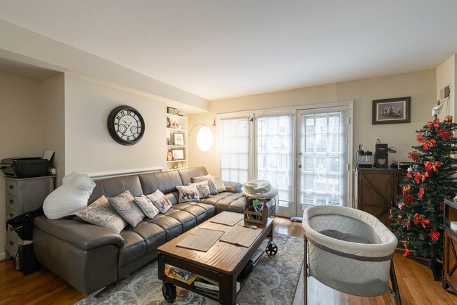 4450 MacArthur Blvd NW in Washington, DC - Building Photo - Building Photo