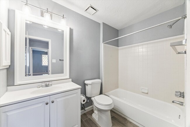 property at 7235 Gallant Glen Ln