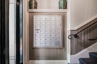 197 Pine St, Unit 14 in Portland, ME - Foto de edificio - Building Photo