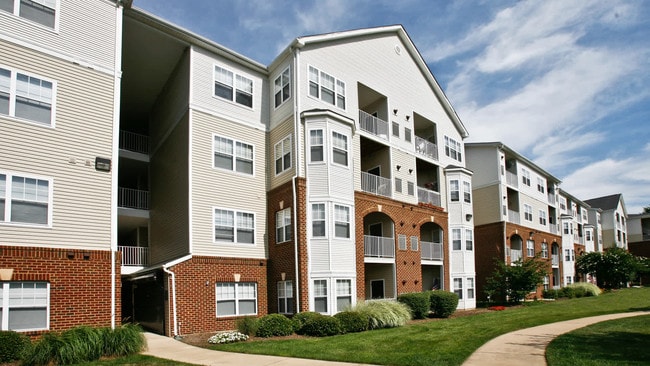 Reserve at Potomac Yard in Alexandria, VA - Foto de edificio - Building Photo