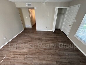 7728 Rochelle Rd in Louisville, KY - Building Photo - Building Photo
