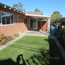 2130 Town and Country Ln, Unit Town and Country Lane in Santa Clara, CA - Building Photo - Building Photo