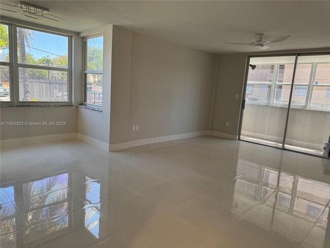 16450 Miami Dr in North Miami Beach, FL - Building Photo - Building Photo