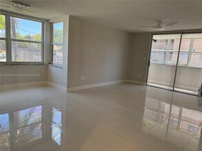16450 Miami Dr in North Miami Beach, FL - Building Photo - Building Photo