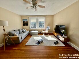 4907 Washington St, Unit 3R in Boston, MA - Building Photo