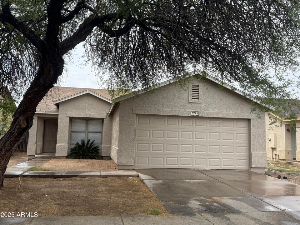 11775 W Aster Dr in El Mirage, AZ - Building Photo