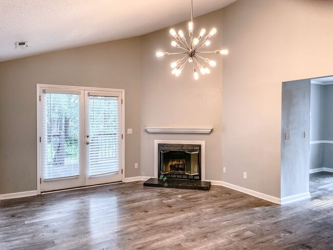 499 Coronation Dr in Fayetteville, NC - Building Photo - Building Photo