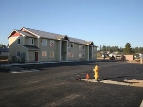 10720 Vancil Rd SE in Yelm, WA - Building Photo - Building Photo