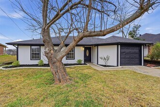 763 Lakeside Dr in Rockwall, TX - Foto de edificio - Building Photo