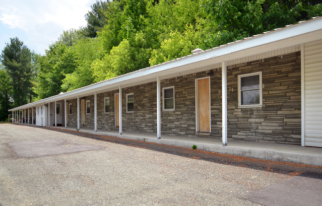 Hillside Apartments in Troy, NY - Foto de edificio - Building Photo