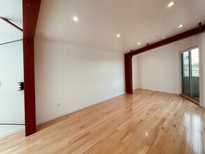 6539 West Blvd, Unit 6537 West in Inglewood, CA - Building Photo - Building Photo