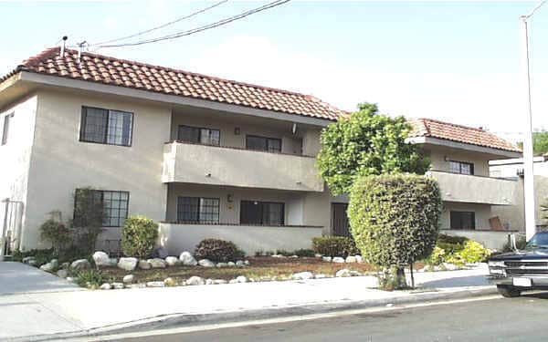 27538 Violin Canyon Rd in Castaic, CA - Building Photo