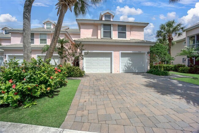 3007 Fairway Dr N in Jupiter, FL - Building Photo - Building Photo