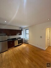 West 11th Street in New York, NY - Foto de edificio - Building Photo