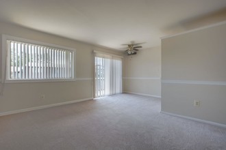 Laurel Park & Laurelton Court in Laurel, MD - Building Photo - Interior Photo