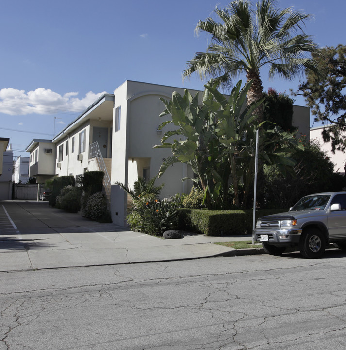 823 N Hudson Ave in Los Angeles, CA - Building Photo