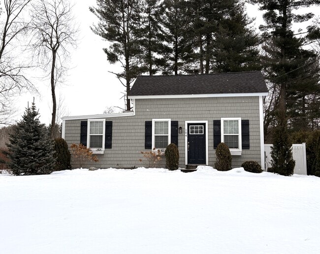 104 Cottage Rd in Enfield, CT - Foto de edificio - Building Photo