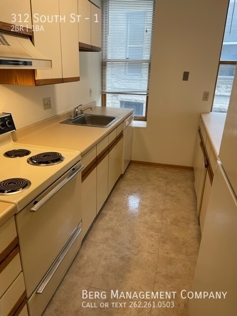 312 South St in Waukesha, WI - Building Photo