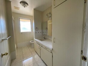 1595 Makamua St in Pearl City, HI - Building Photo - Building Photo